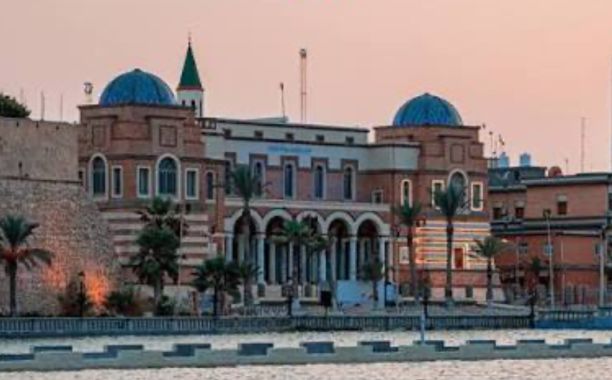 مركزي البيضاء يصدر بياناً بخصوص إرسال شحنة سيولة بقيمة 70 مليون..ويطالب بتشكيل فريق العمل لإعادة توحيد البنك