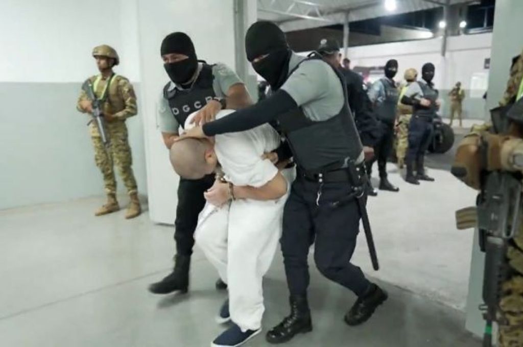 رويترز: مواطن مكسيكي طلب منه توقيع وثيقة تسمح بترحيله إلى ليبيا