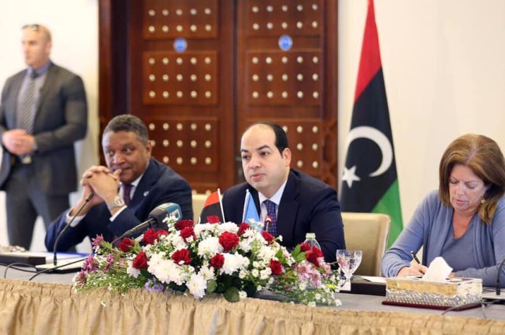 مستودع طرابلس يتعرض لشظايا وطلقات نارية