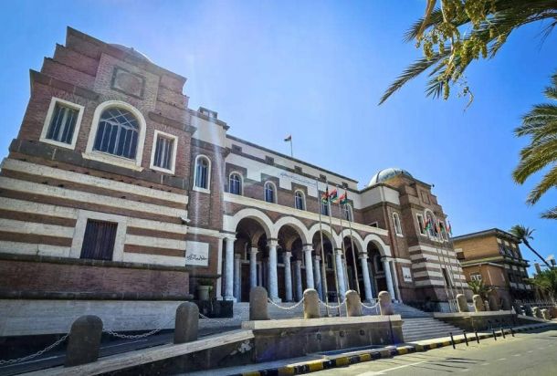 راديو فرنسا: البنوك الأمريكية والبريطاينة ليست "غبية" ويعلمون أن المحافظ المؤقت تم تنصيبه عبر الانقلاب والعنف