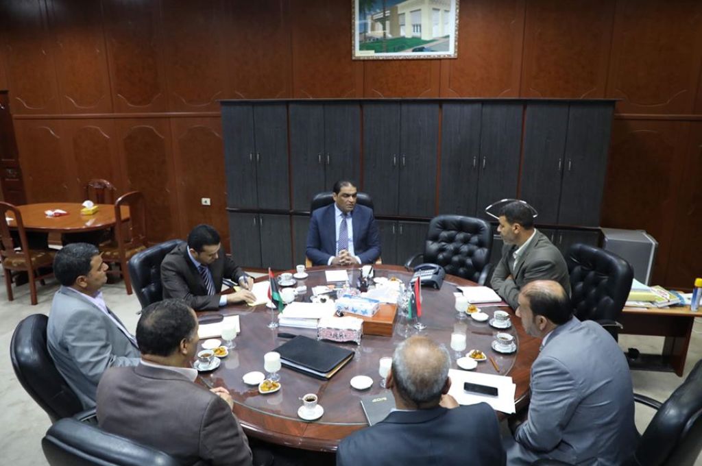 احتراق سيارة بمعبر رأس جدير الحدودي