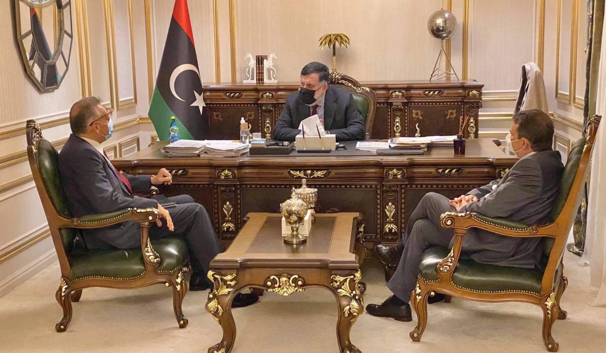 "السراج" وسفير الاتحاد الأوروبي يبحثان ضرورة استمرار فتح الموانئ والحقول النفطية