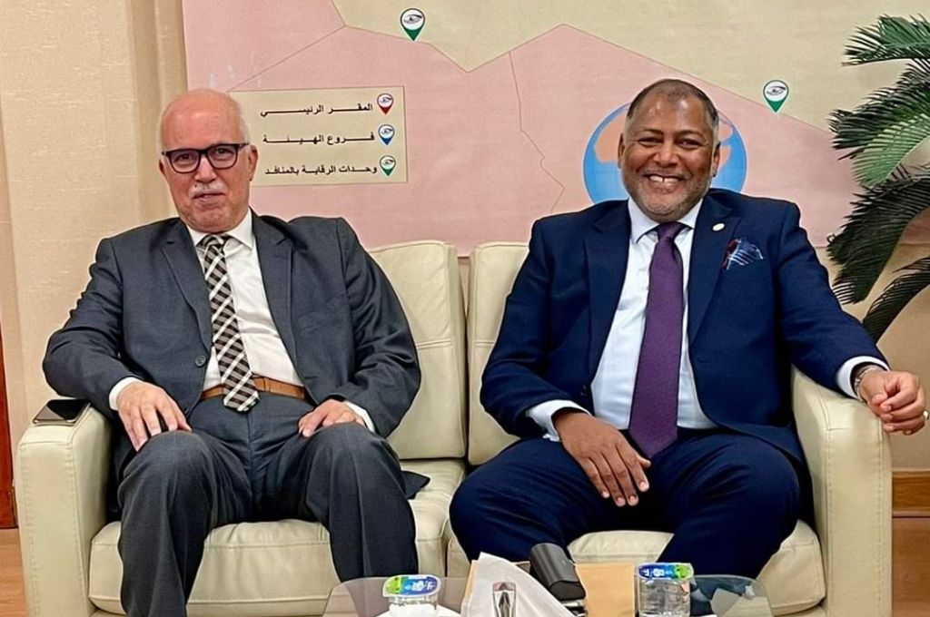 الشروع في تسليم الدفعة الأولى من منحة دعم الزواج بمدينة طبرق