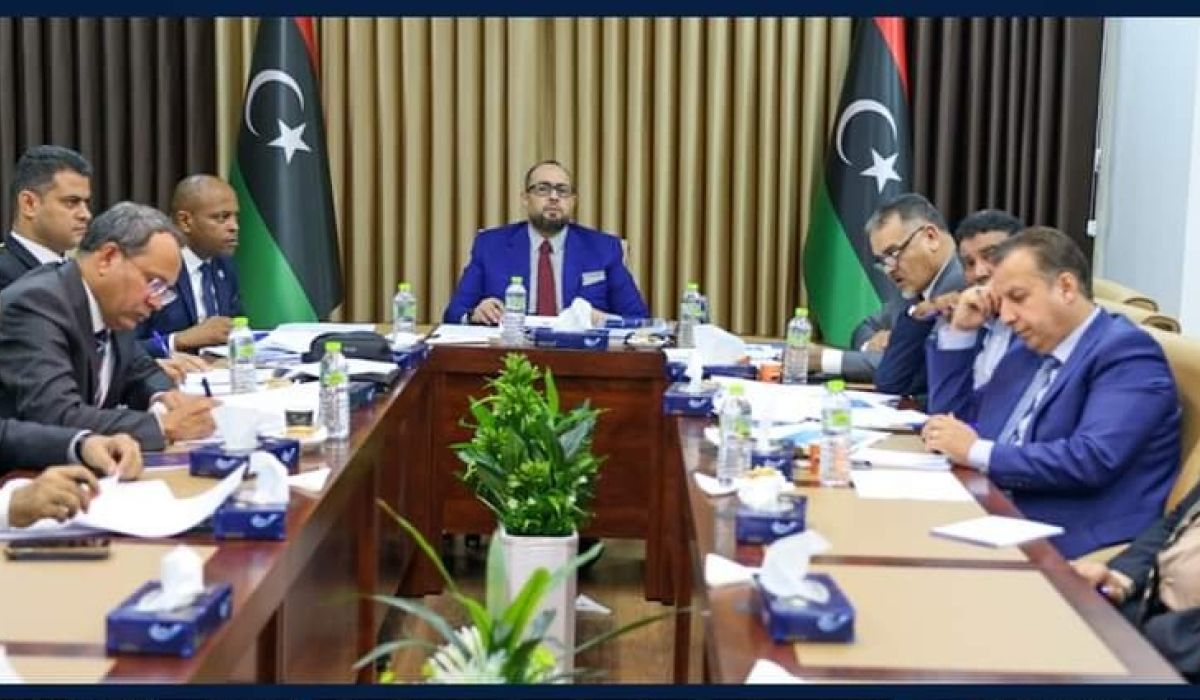 خلال اجتماعه مع أعضاء اللجنة التأسيسية لبنك الاستثمار الأفريقي "المانع" يؤكد بأن البنك المقترح إنشاؤه أفريقي وليس ليبي