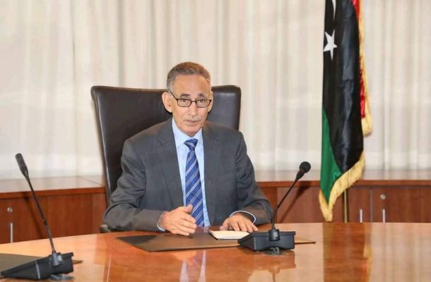 إدارة الصناعات النفطية بشركة البريقة تجري اجتماعاً لدراسة السياسة الإنتاجية للشركة