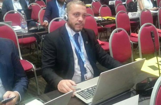 وزير الصناعة بالمؤقتة يدرس التعاون مع السفير السوري