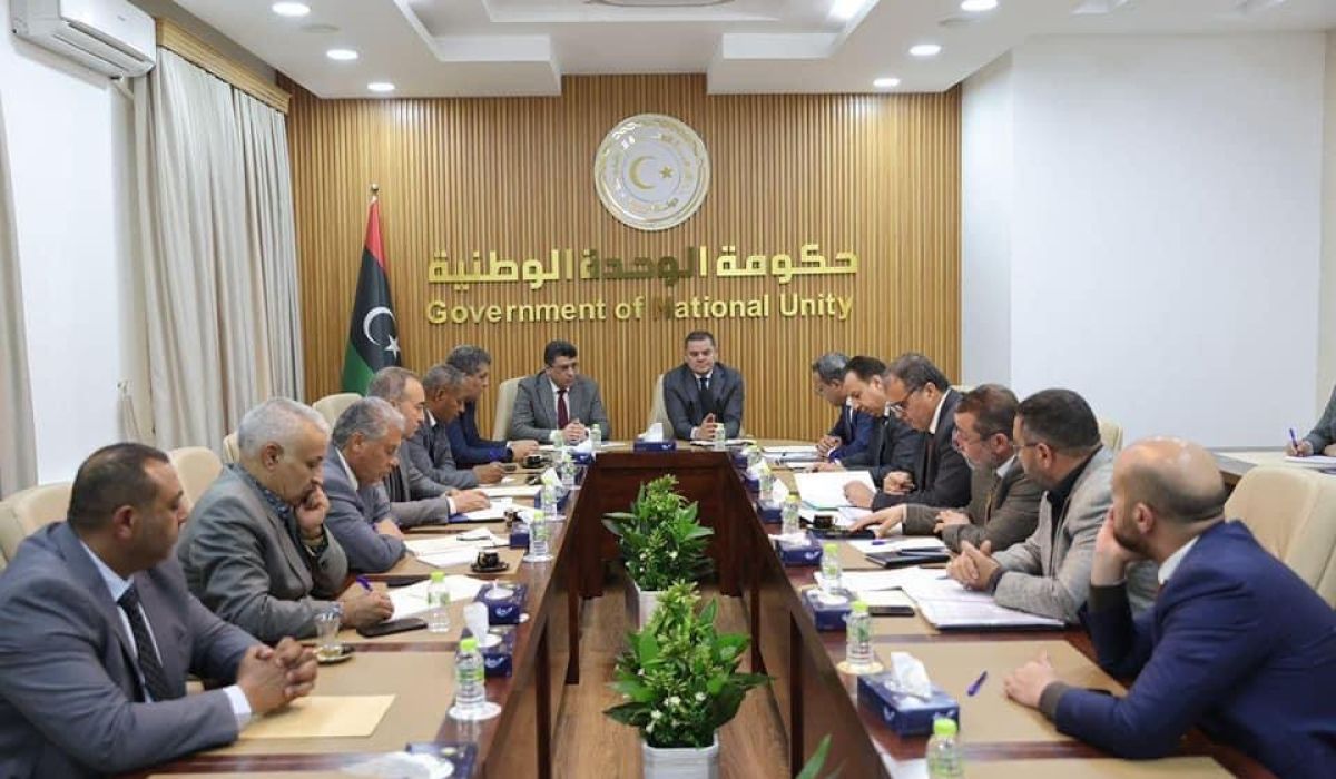 "الدبيبة" يعقد اجتماعًا لمتابعة مشروع إنشاء 500 مدرسة جديدة