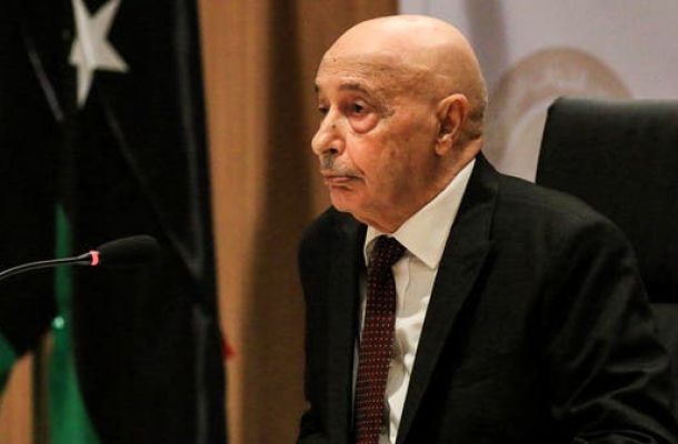 مصلحة الجمارك تضبط أكثر من 35 ألف علبة من المشروبات الكحولية بميناء الخمس البحري