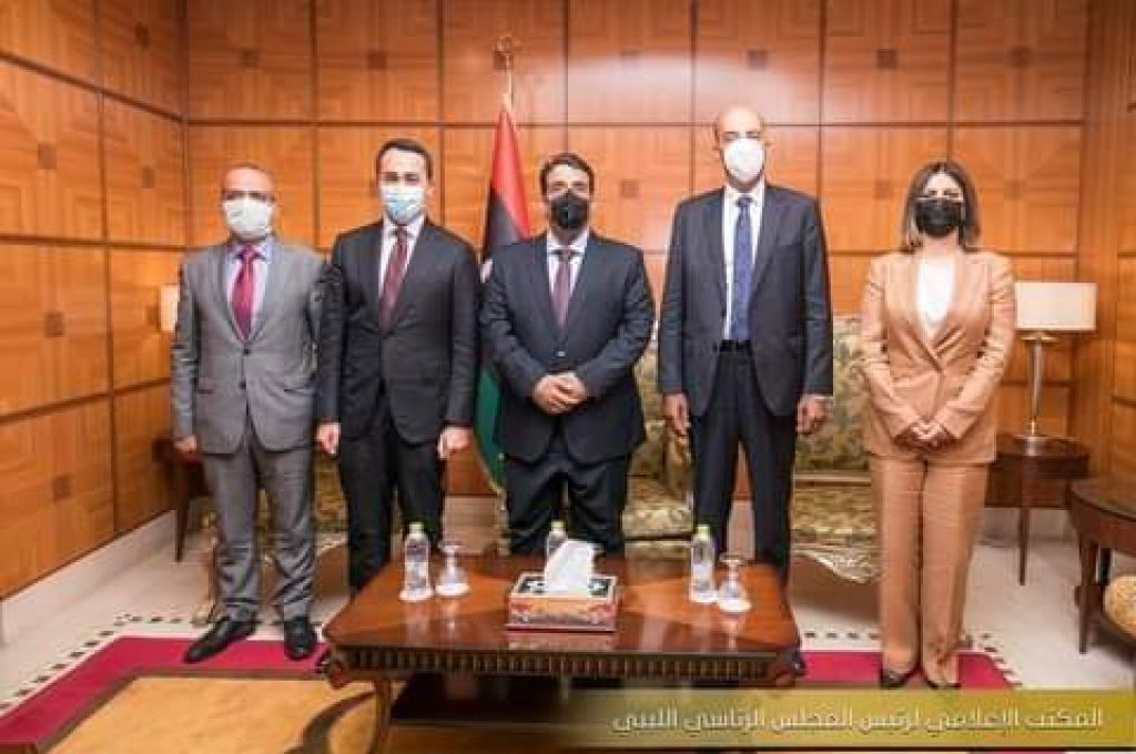 صنع الله يجتمع مع شرائح المجتمع المدني بمدينة زلة
