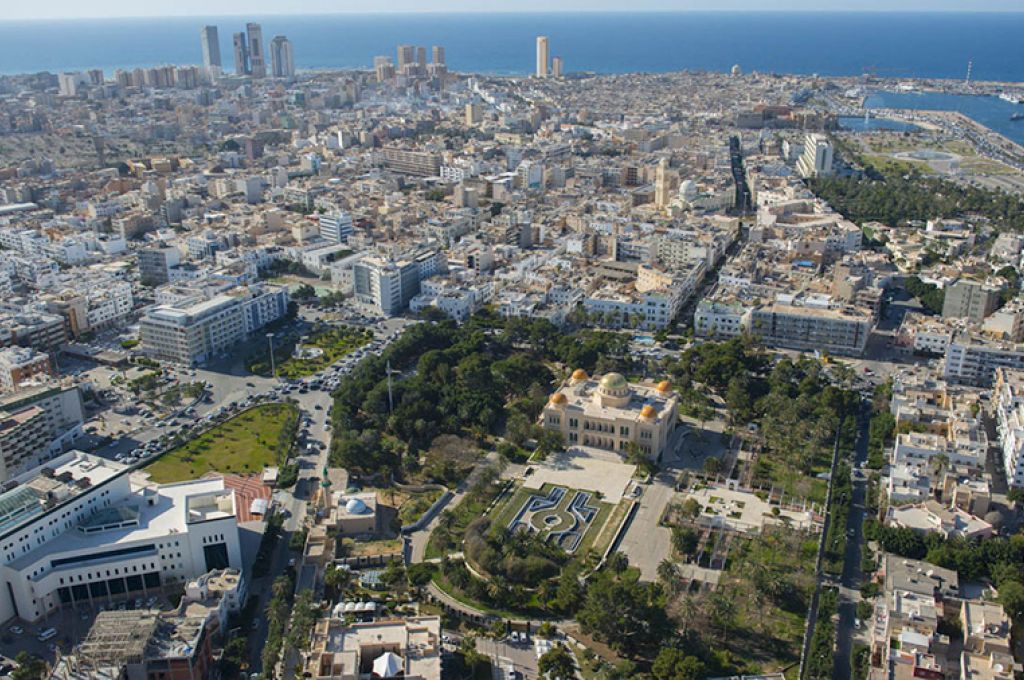 بعد تقليص عدد ساعات حظر التجول.. "الاحيمر" يصدر تعليماته بفتح المصارف التجارية بالمنطقة الشرقية