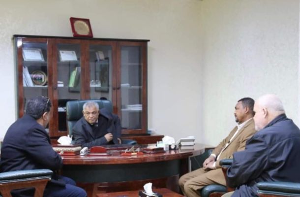 الحويج يوجه بتوفير مخزون استراتيجي من السلع يكفي لثلاثة أشهر