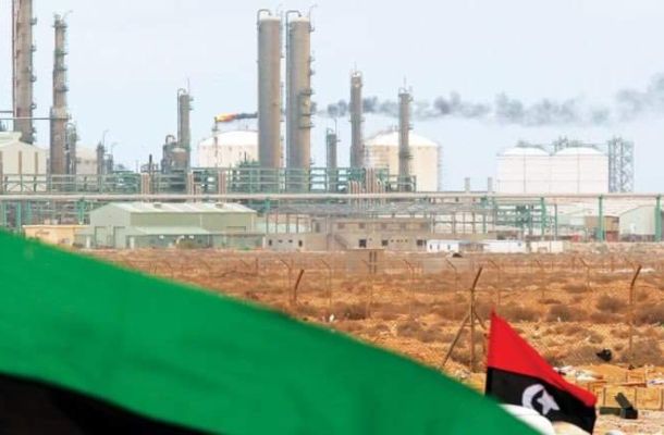 "صنع الله" يبحث مع شركة الواحة آلية لترشيد الصرف وتعزيز مبدأ الشفافية بما يتلاءم مع أولويات المؤسسة