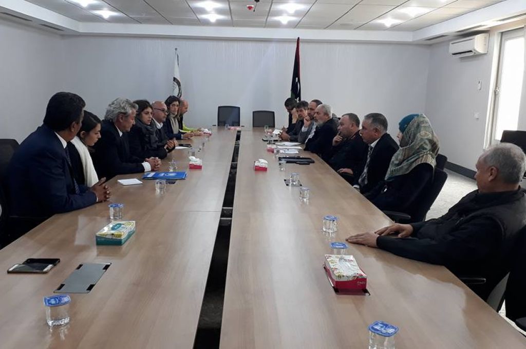 البدء فى تطبيق الإجراءات الواردة فى الدليل التشغيلى لمستودعات المطارات