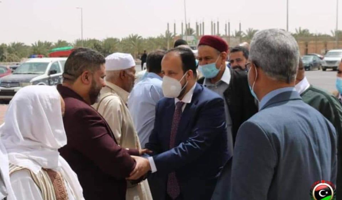 علي الزناتي يقوم بزيارة تفقدية للمرافق الصحية بمدن الواحات