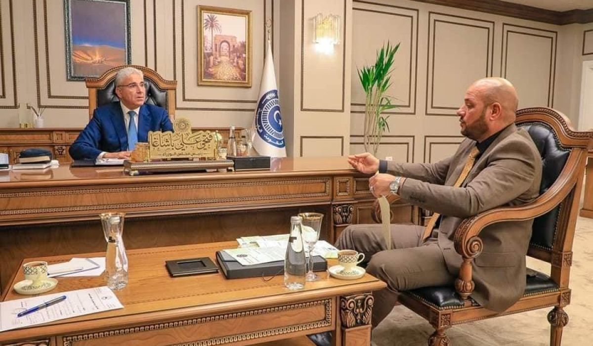 "باشاغا" يناقش الصعوبات والعراقيل التي تواجه قطاع الصناعة