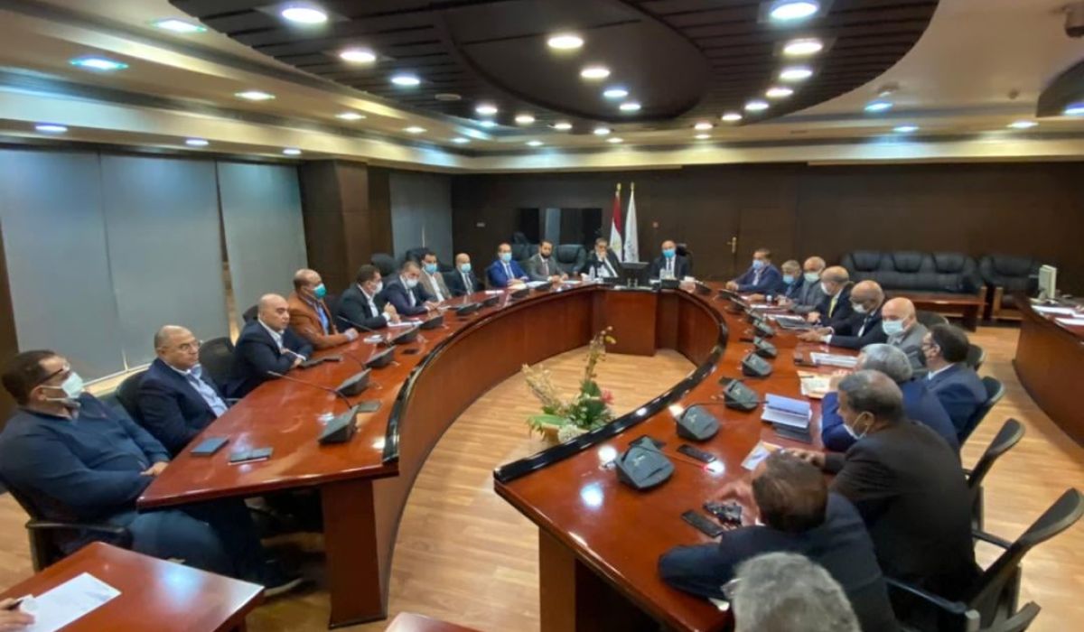 الشهوبي يناقش مع وزير النقل المصري الإجراءات الخاصة بتوقيع اتفاقية النقل البري بين الجانبين