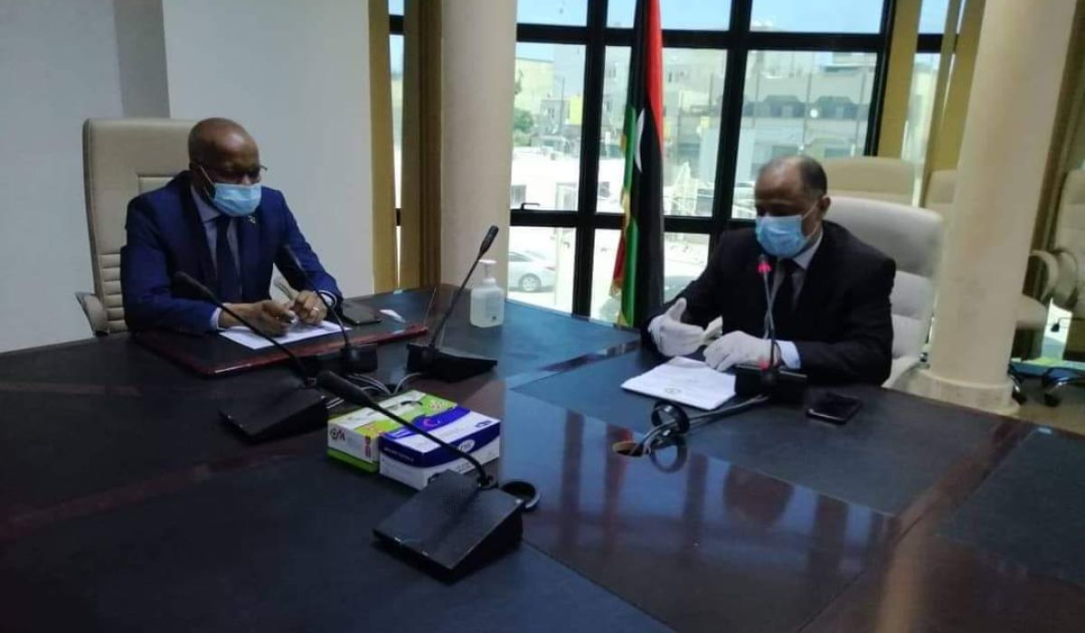 وزير العمل والتأهيل بالوفاق يبحث ملف المرتبات المتعثرة