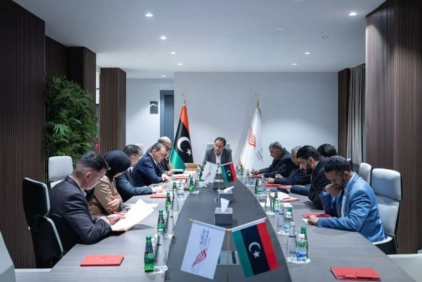 انهيار الدينار أمام العملات الاجنبية بالسوق السوداء