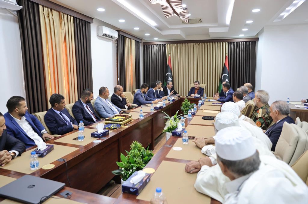 اجتماع لمناقشة خطة الإصلاحات الاقتصادية والإدارة الواجبة للمرحلتين الحالية والقادمة