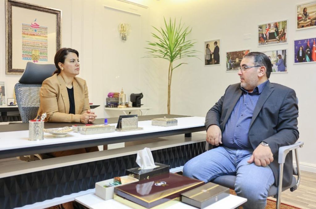 خاص.. المالية بالوحدة الوطنية تنفي لصدى إحالة المرتبات للمركزي.. وتكشف موعدها