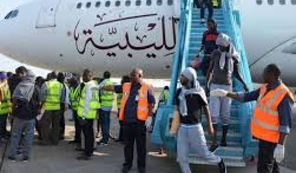 عودة 132 نيجيري إلى بلادهم