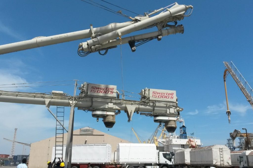 وصول الناقلة أنوار ليبيا لميناء طرابلس بحمولة تبلغ 34 مليون لتر من الوقود