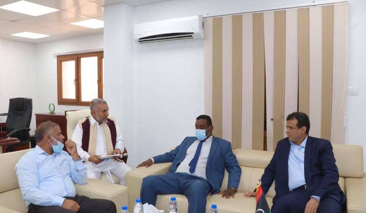 نائب رئيس مجلس الوزراء يناقش مع رئيس مجلس الإدارة لمصلحة المساحة جملة من المواضيع
