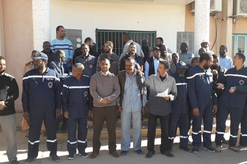 احتراق سيارة بمعبر رأس جدير الحدودي