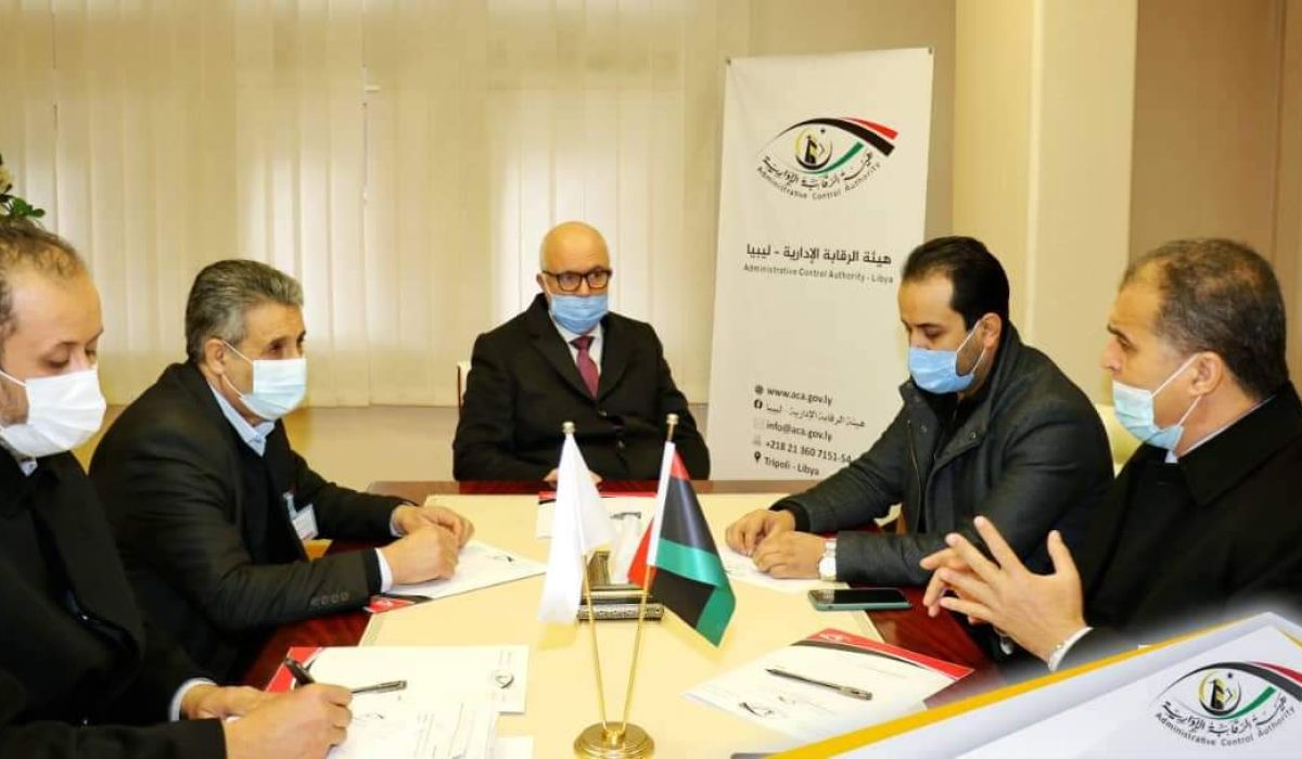الشنطي يبحث جمله من المشاكل والعراقيل التي تواجه الأجهزة التنفيذية في تنفيذ المشاريع البنية التحتية والإسكان والطرق