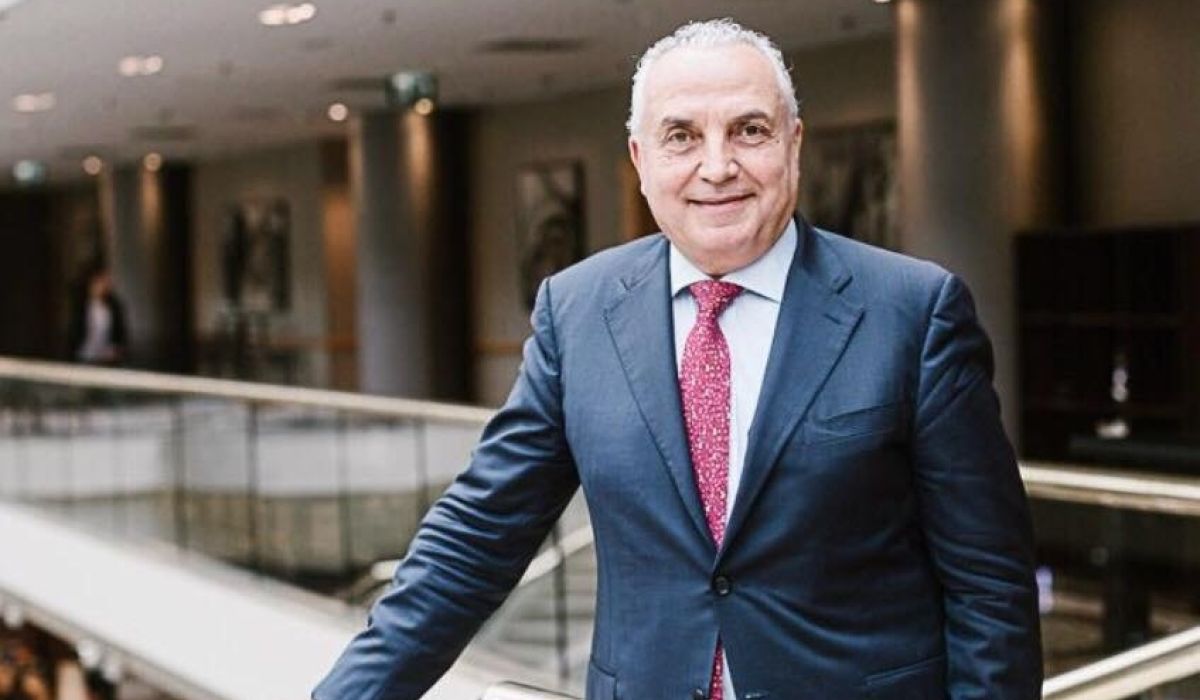 حسني بي يطالب السراج بإيقاف الطاقة الكهربائية عن مصانع الحديد والصلب