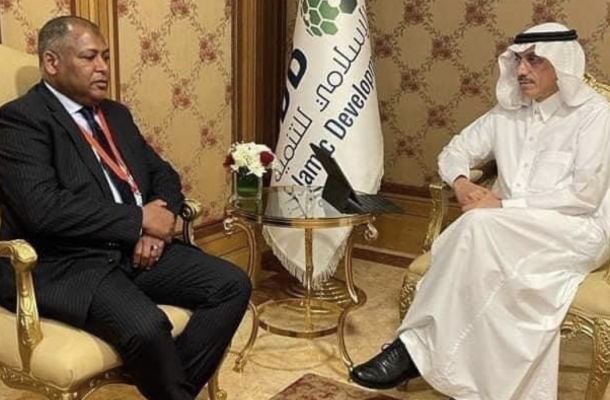 "الشنطي" يطالب الحكومة والصحة بتسديد مكافآت جميع العاملين فى مراكز العزل من أطقم طبية والطبية المساعدة