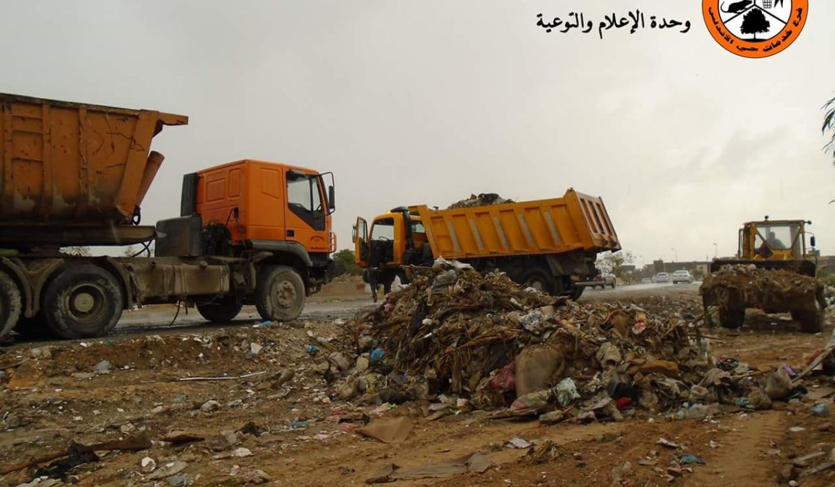 إستمرار إزالة المخلفات والقمامة في العديد من المناطق في طرابلس
