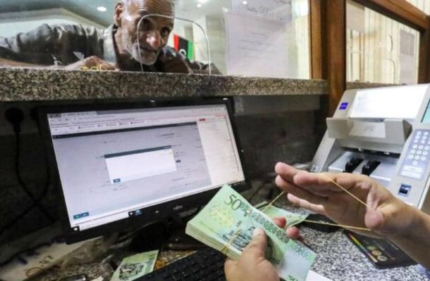 احتياطات ليبيا من النفط والذهب تسيل لعاب الحكومات الغربية.. وساركوزي يعود للمحاكم من جديد محملا بـ"إرث القذافي