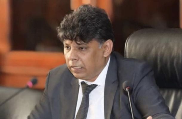 الإسلامي الليبي فرع السياحية يعلن أن عمله داخلي غداً