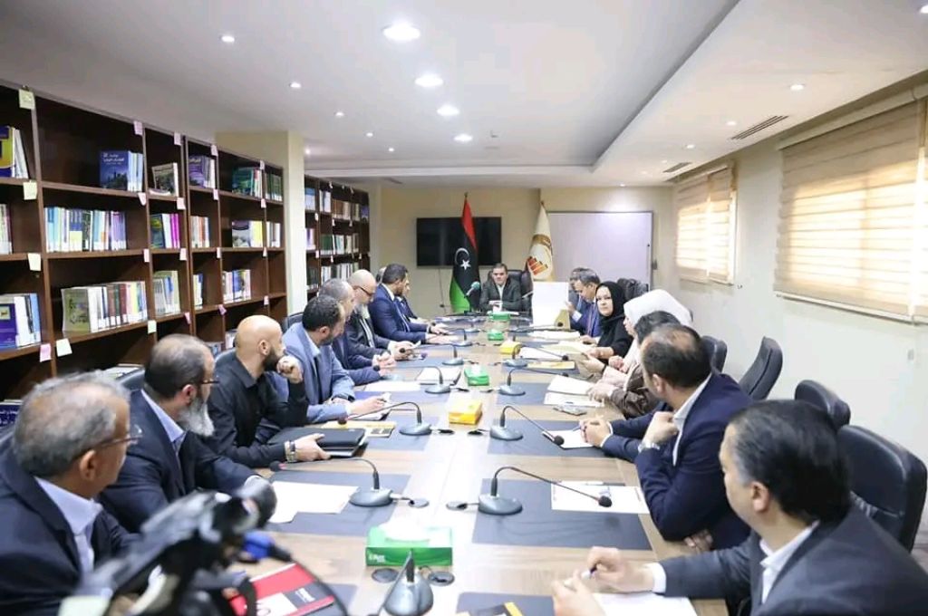 "أبوجناح" يجتمع مع ممثلين عن كبرى الشركات الأمريكية المصنعة للأدوية والمستلزمات الطبية