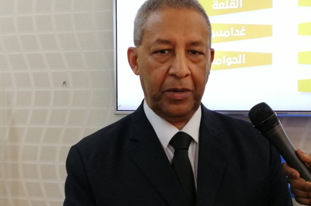 القابضة للاتصالات تقدم مساعدات مادية للمتضررين ببلدية أبو سليم