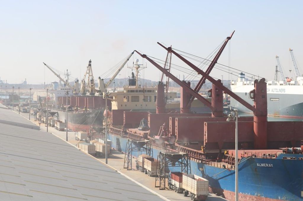 الدولار يواصل ارتفاعه بالسوق الموازي