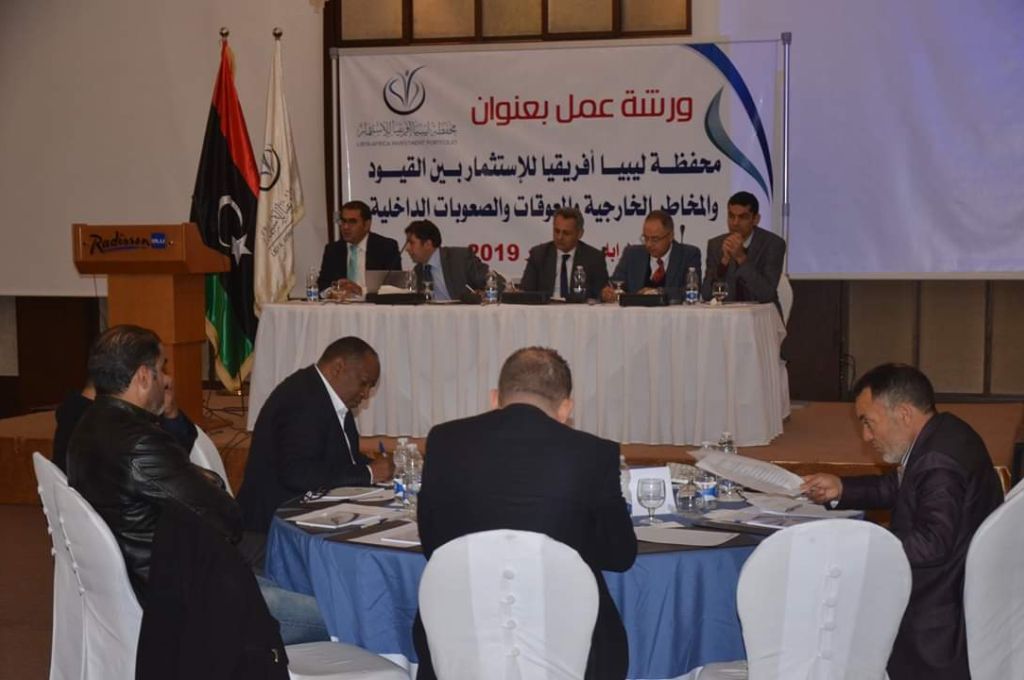 وزير العمل يبحث سبل إيجاد الحلول المناسبة لفائض الملاك الوظيفي ووضع خطة عمل لدعم وتشجيع القطاع الخاص