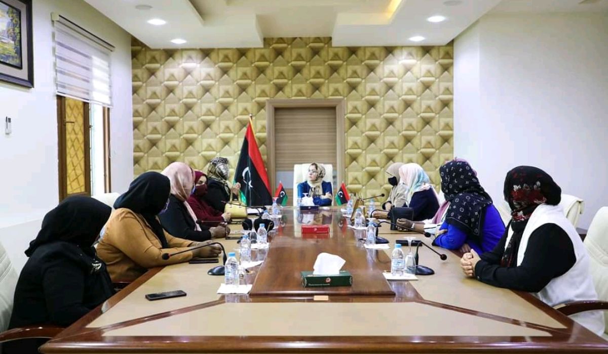 وزيرة الدولة لشؤون المرأة تناقش الصعوبات التي تواجه صاحبات المشاريع الصغرى