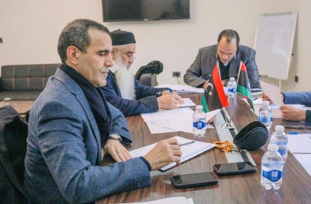 لجنة إدارة جهاز الامداد الطبي تناقش آخر مستجدات العمل الفني من حيث التورد وبنود الإمداد الطبي بمخازن الإدارة العامة للجهاز