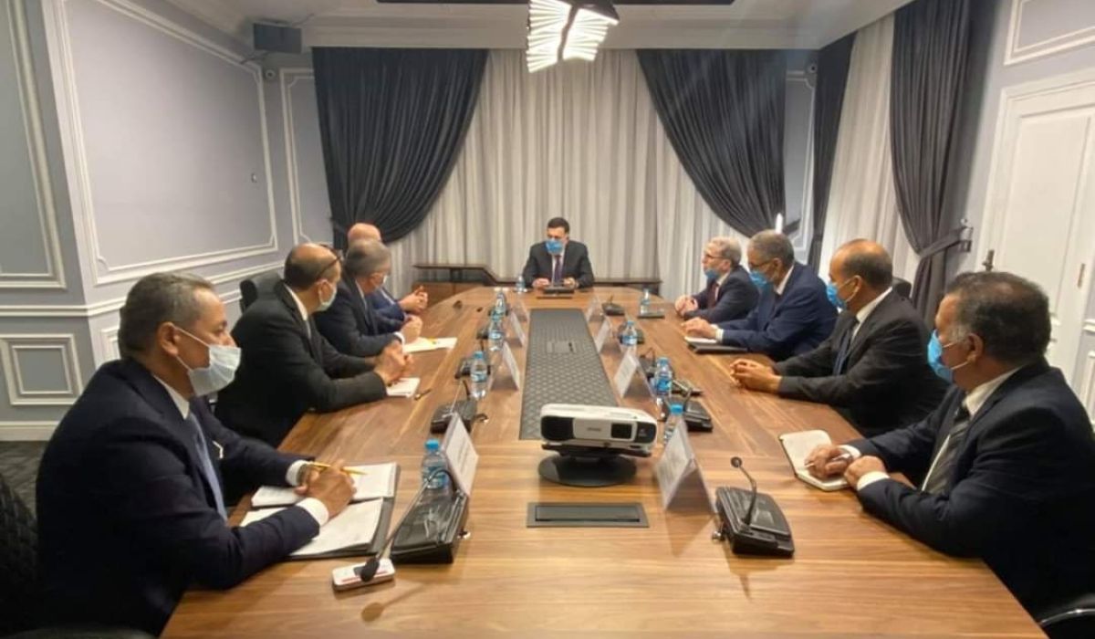 السراج يجتمع مع مسؤولي شركة إيني الإيطالية للنفط والغاز بطرابلس