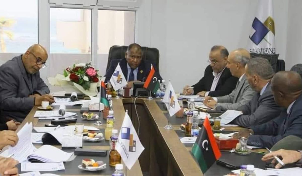 "المبروك" يبحث الصعوبات التي تواجه مصلحة الأملاك العامة