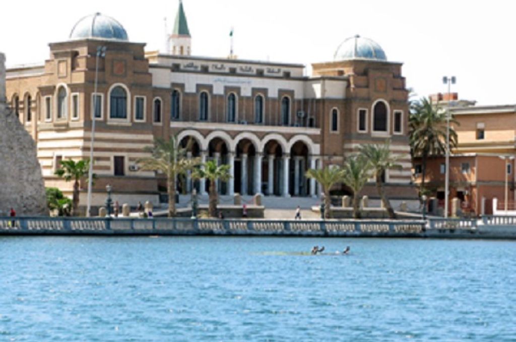 مركزي البيضاء يشكل لجنة لدراسة تعديل سعر الصرف