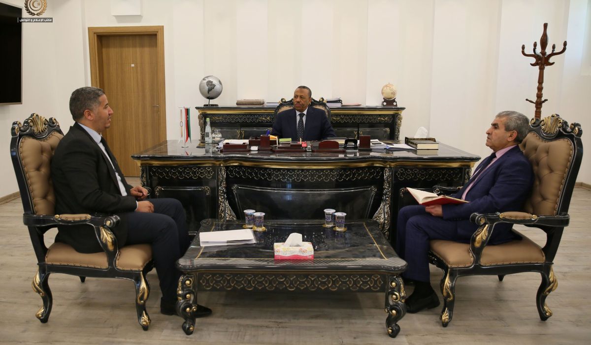 "الثني" يبحث سير عمل المنافذ البرية والبحرية والجوية وآليات دخول الاحتياجات اللازمة لمكافحة كورونا