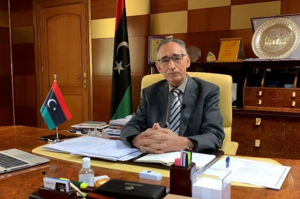 فرع الشؤون الاجتماعية بنغازي يقوم بتسليم بطاقات "إيفاء" للفئات المستهدفة