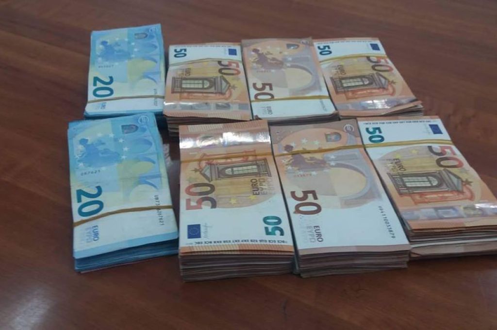 تاجر عملة لصدى: هذا ما حدث بالسوق الموازي