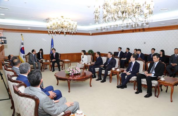 المصرف المركزي: تصريحات وزير التعليم تضليل للرأي العام وصنع لبطولات وهمية