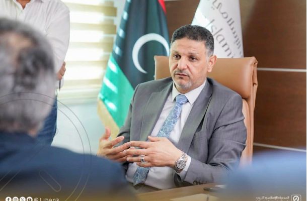 خاص.. المصرف المركزي يستمر بيع الدولار والموافقة على جديدة الاسبوع القادم متزامنا مع الانتهاء من آلية بيع الدولار نقدي