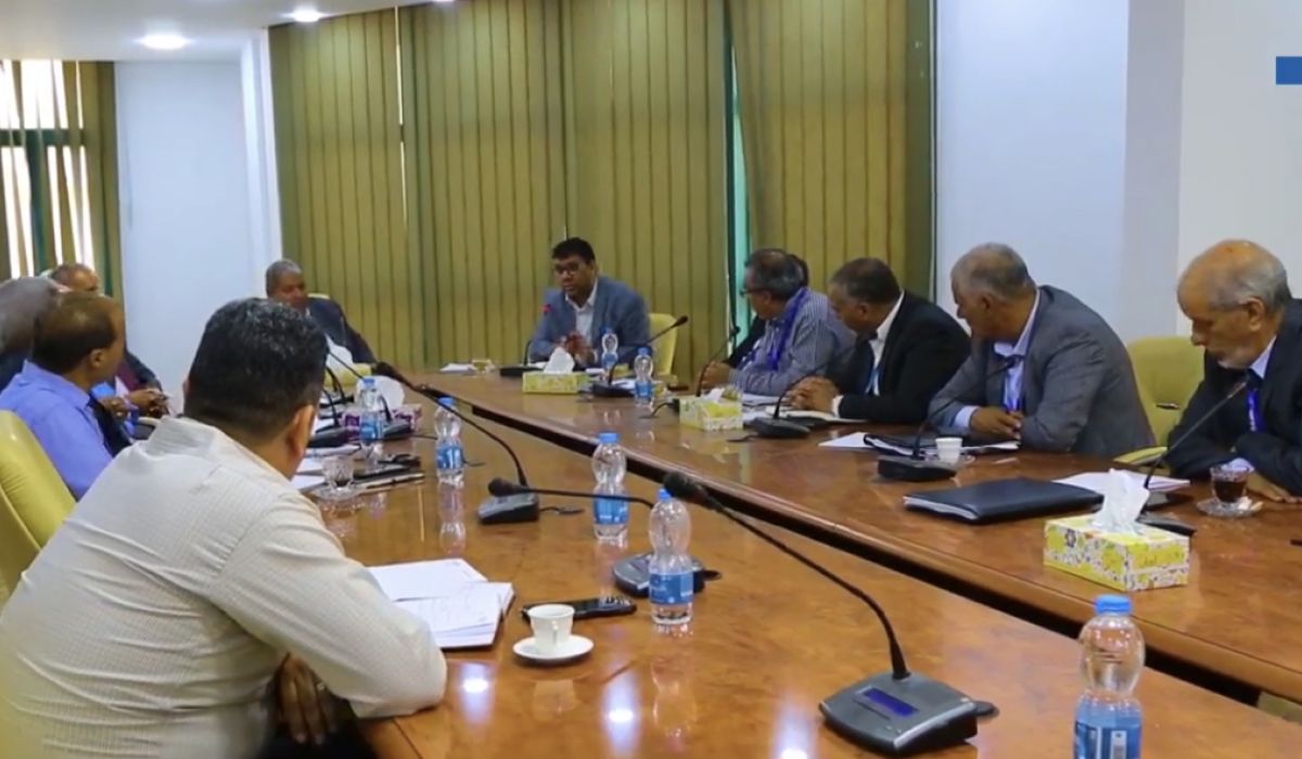 البريقة تعقد اجتماعاً هاماً بخصوص مصفاة الجنوب