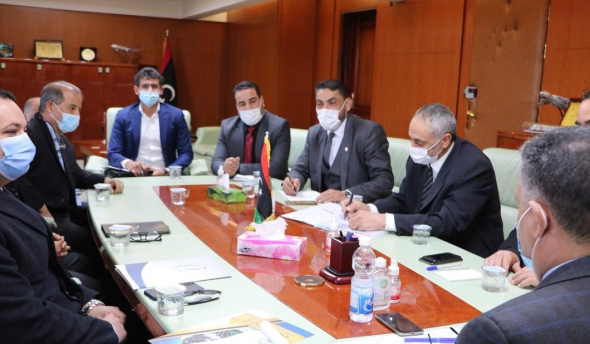 وزير المواصلات بالوفاق يبحث الإجراءات المتعلقة بتطوير مطار مصراتة